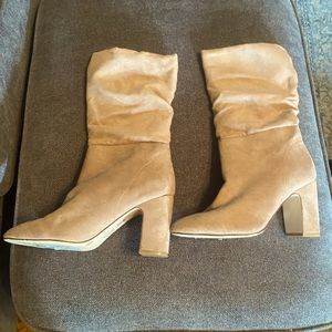 Size 8 1/2 brand new tan suede boots